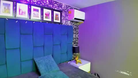 Snapshot of hanny_bliss chatting on 12-17-25, 12:33 Hanny online show from 12-17-25, 12:33