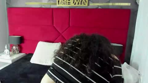 Snapshot of hanny_bliss chatting on 01-15-26, 02:27 Hanny online show from 01-15-26, 02:27