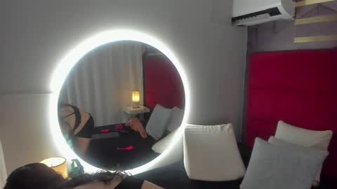 Snapshot of hanny_bliss chatting on 02-18-26, 02:07 Hanny online show from 02-18-26, 02:07