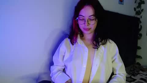 Snapshot of hanny_e chatting on 10-20-25, 02:56 hanny online show from 10-20-25, 02:56