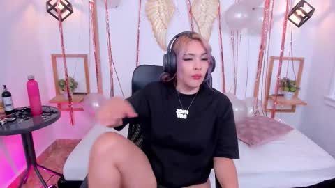 Snapshot of hannybelle__ chatting on 11-04-25, 04:17 Hanny online show from 11-04-25, 04:17