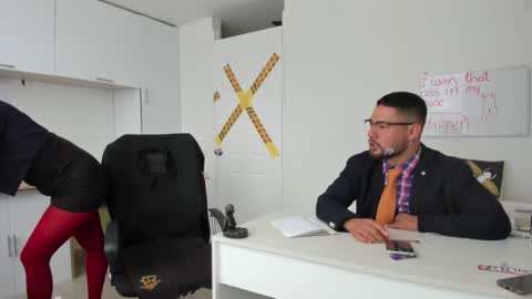 Happer Quinn  Mr Hale online show from 12-05-25, 05:31