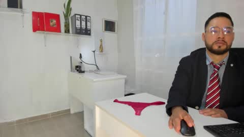 Happer Quinn  Mr Hale online show from 12-19-25, 11:17