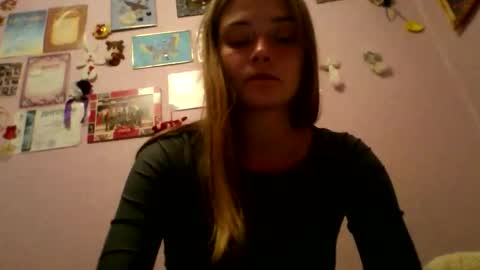 happyemily  online show from 10-30-25, 08:31