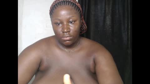 Snapshot of happyslut7 chatting on 10-20-25, 09:43 happyslut7 online show from 10-20-25, 09:43