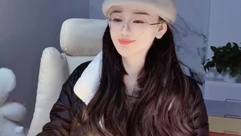 Daisy online show from 12-19-24, 04:57