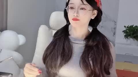 Daisy online show from 02-19-25, 03:39