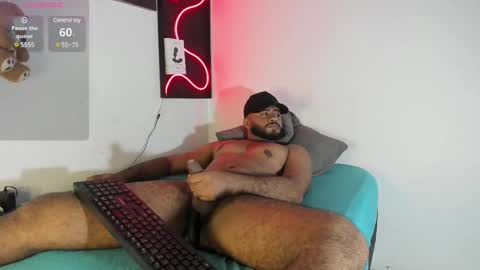 Snapshot of hardboy_latin chatting on 03-10-25, 01:23 hardboy_latin online show from 03-10-25, 01:23