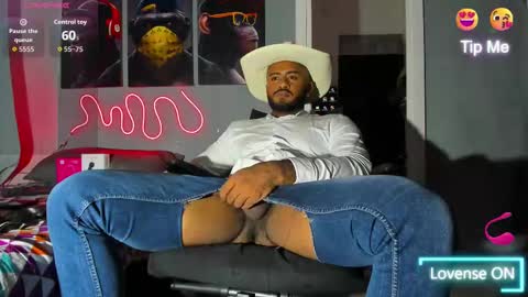 Snapshot of hardboy_latin chatting on 10-25-25, 03:36 hardboy_latin online show from 10-25-25, 03:36