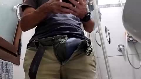 Snapshot of hardcumpleasure chatting on 09-28-25, 05:40 hardcumpleasure online show from 09-28-25, 05:40