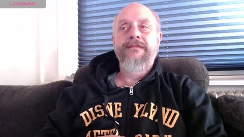 MrLazy online show from 10-19-25, 02:50