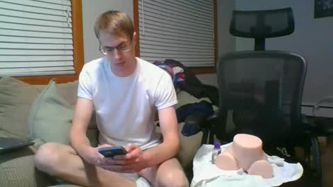 Snapshot of hardrock2993 chatting on 11-27-25, 02:57 Dave online show from 11-27-25, 02:57