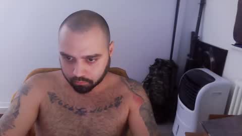 Snapshot of hardschwan chatting on 02-18-26, 09:44 hardschwan online show from 02-18-26, 09:44