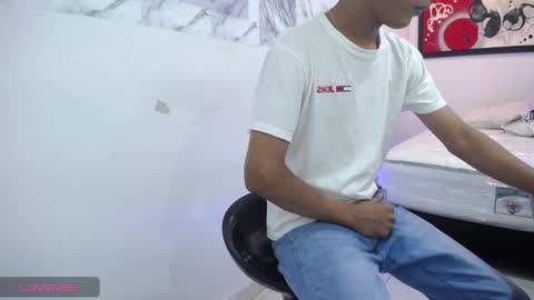 Snapshot of hardsexlove08 chatting on 12-29-24, 04:48 Andres Dean online show from 12-29-24, 04:48
