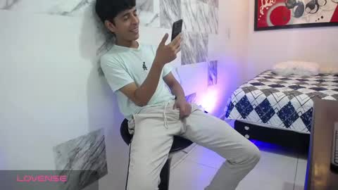 Snapshot of hardsexlove08 chatting on 01-06-25, 11:09 Andres Dean online show from 01-06-25, 11:09