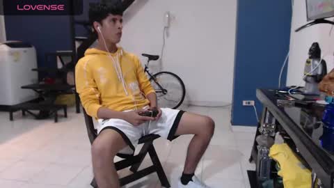 Snapshot of hardsexlove08 chatting on 02-13-25, 11:58 Andres Dean online show from 02-13-25, 11:58