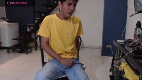 Snapshot of hardsexlove08 chatting on 02-19-25, 09:03 Andres Dean online show from 02-19-25, 09:03