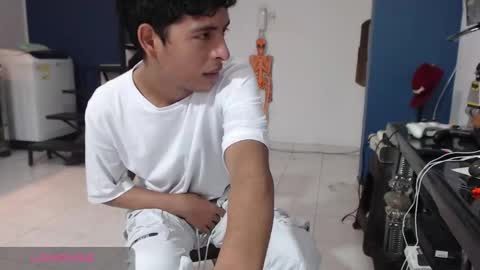 Snapshot of hardsexlove08 chatting on 09-11-25, 10:54 Andres Dean online show from 09-11-25, 10:54
