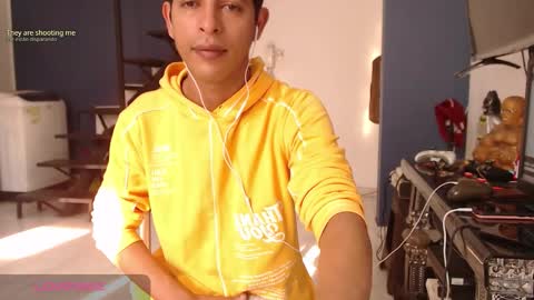 Snapshot of hardsexlove08 chatting on 09-17-25, 09:27 Andres Dean online show from 09-17-25, 09:27