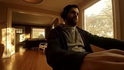 Tom online show from 10-29-25, 11:17