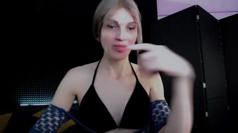 Snapshot of hardy_green chatting on 12-22-25, 02:19 Miss Hardy online show from 12-22-25, 02:19