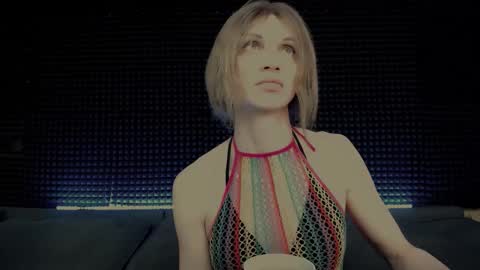 Snapshot of hardy_green chatting on 01-18-26, 04:16 Miss Hardy online show from 01-18-26, 04:16