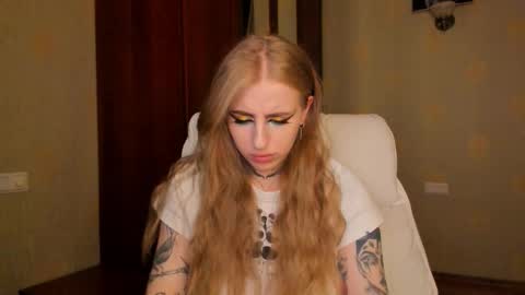 Julia online show from 09-10-25, 06:24