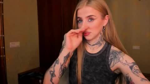 Julia online show from 11-08-25, 05:40