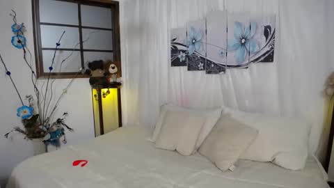 Snapshot of harley_quinns1 chatting on 01-15-25, 12:09 harley_quinns1 online show from 01-15-25, 12:09