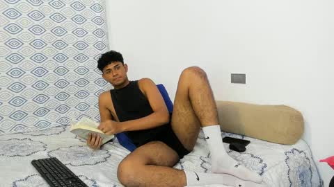 Snapshot of harry_up06 chatting on 09-17-25, 12:12 Harry online show from 09-17-25, 12:12