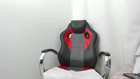 Snapshot of harrydaviss chatting on 12-27-24, 12:29 alpha online show from 12-27-24, 12:29