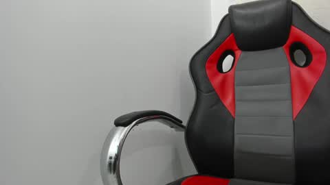 Snapshot of harrydaviss chatting on 01-15-25, 07:05 alpha online show from 01-15-25, 07:05