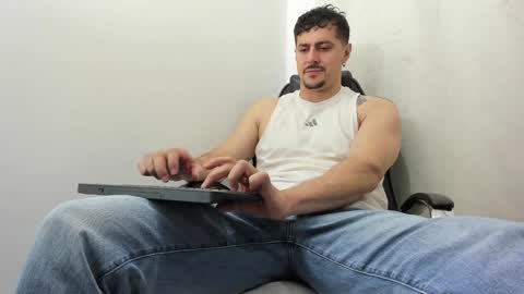 Snapshot of harrydaviss chatting on 01-17-25, 12:53 alpha online show from 01-17-25, 12:53