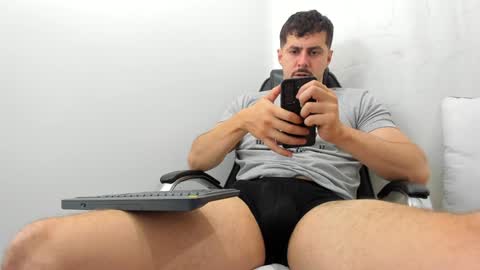 Snapshot of harrydaviss chatting on 01-30-25, 05:09 alpha online show from 01-30-25, 05:09