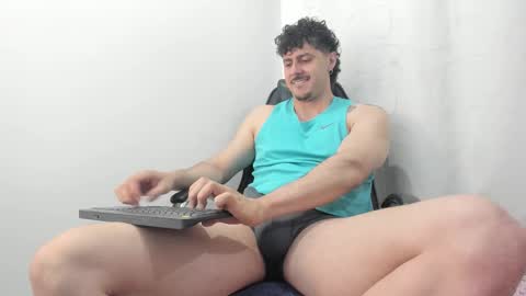 Snapshot of harrydaviss chatting on 10-17-25, 03:31 alpha online show from 10-17-25, 03:31