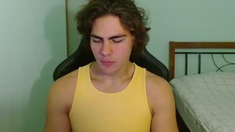 Snapshot of harryking1 chatting on 11-11-25, 09:37 harryking1 online show from 11-11-25, 09:37