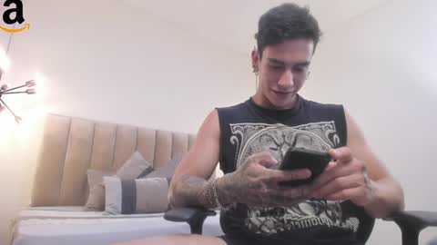 Snapshot of harryy_joness chatting on 12-03-24, 08:28 Harry Jones online show from 12-03-24, 08:28