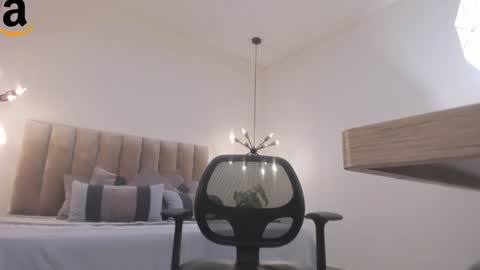 Snapshot of harryy_joness chatting on 12-08-24, 05:44 Harry Jones online show from 12-08-24, 05:44