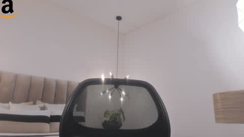 Snapshot of harryy_joness chatting on 12-18-24, 05:31 Harry Jones online show from 12-18-24, 05:31