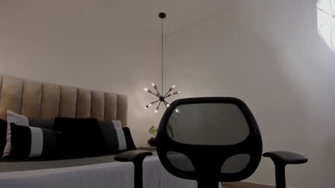 Snapshot of harryy_joness chatting on 01-09-25, 05:43 Harry Jones online show from 01-09-25, 05:43