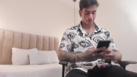 Snapshot of harryy_joness chatting on 01-14-25, 05:45 Harry Jones online show from 01-14-25, 05:45