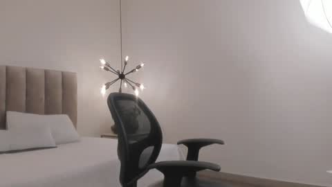 Snapshot of harryy_joness chatting on 01-26-25, 05:55 Harry Jones online show from 01-26-25, 05:55