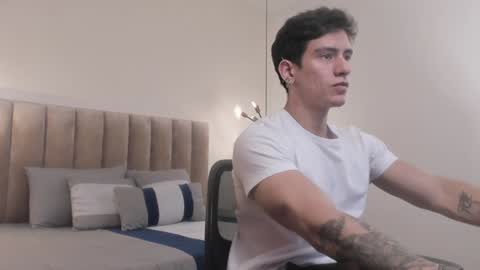 Snapshot of harryy_joness chatting on 02-02-25, 05:37 Harry Jones online show from 02-02-25, 05:37