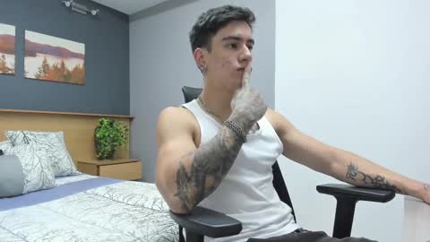 Snapshot of harryy_joness chatting on 02-11-25, 05:50 Harry Jones online show from 02-11-25, 05:50