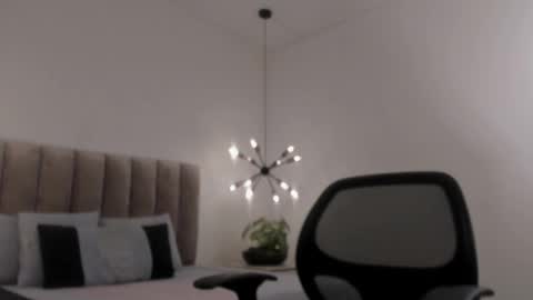 Snapshot of harryy_joness chatting on 02-14-25, 08:26 Harry Jones online show from 02-14-25, 08:26