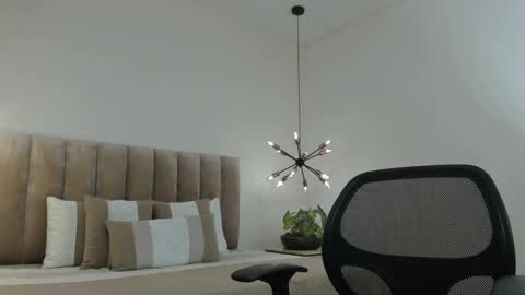 Snapshot of harryy_joness chatting on 02-28-25, 05:59 Harry Jones online show from 02-28-25, 05:59