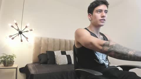 Snapshot of harryy_joness chatting on 03-08-25, 05:22 Harry Jones online show from 03-08-25, 05:22