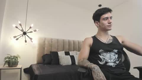 Snapshot of harryy_joness chatting on 03-08-25, 08:25 Harry Jones online show from 03-08-25, 08:25