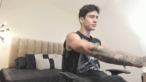 Snapshot of harryy_joness chatting on 03-09-25, 05:39 Harry Jones online show from 03-09-25, 05:39