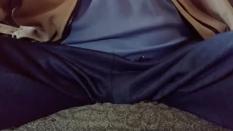 Snapshot of hartl1112 chatting on 10-05-25, 05:39 hartl1112 online show from 10-05-25, 05:39